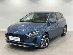 Azul Usado 2024 Hyundai i20 Berlina | 21.600 € (Un poco caro)