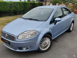 Azul Usado 2007 Fiat Linea Emotion Berlina | 4995 €