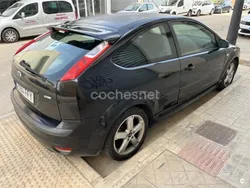 Negro Usado 2006 Ford Focus Sport Berlina | 1999 € (Buen precio)
