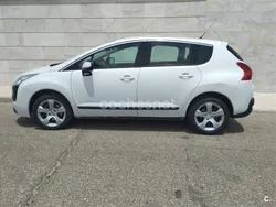 Blanco Usado 2010 Peugeot 3008 Premium Berlina | 2800 €