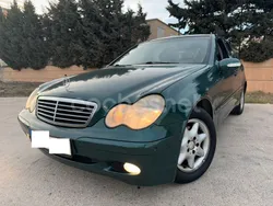 Verde Usado 2000 Mercedes C220 Classic Familiar | 3290 € (Precio justo)