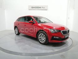 Rojo Usado 2023 Skoda 110 R Ambition Berlina | 16.950 €