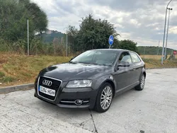 Gris / plata Usado 2012 Audi A3 Ambition Berlina | 7750 €