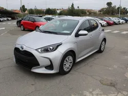 Gris Usado 2021 Toyota Yaris Hybrid Business Edition Berlina | 15.850 € (Buen precio)