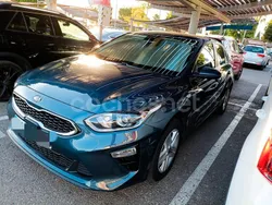 Azul Usado 2019 Kia Ceed Berlina | 13.500 € (Un poco caro)