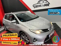 Blanco Usado 2013 Toyota Auris Hybrid Active Berlina | 11.499 € (Un poco caro)