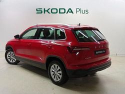 Rojo Usado 2024 Skoda Karoq Selection SUV | 27.900 € (Un poco caro)