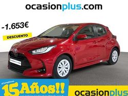 Rojo Usado 2022 Toyota Yaris Hybrid Style Utilitario | 16.537 € (Buen precio)