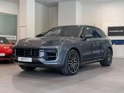 Gris Usado 2024 Porsche Cayenne SUV | 126.500 €