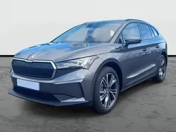 Gris grafito metalizado Usado 2025 Skoda Enyaq iV SUV | 33.990 € (Precio justo)