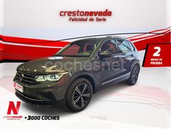 Gris / plata Usado 2021 VW Tiguan Life SUV | 24.990 € (Precio justo)