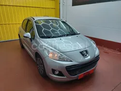 Gris / plata Usado 2011 Peugeot 207 Business-Line Berlina | 4600 € (Precio justo)
