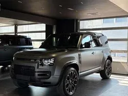 Verde Nuevo 2025 Land Rover Defender SUV | 238.240 €