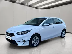 Blanco Usado 2024 Kia Ceed Utilitario | 19.990 € (Precio justo)