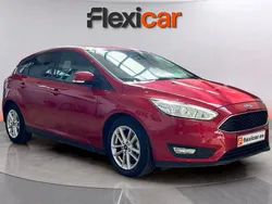 Rojo Usado 2015 Ford Focus Trend+ Berlina | 10.190 € (Precio justo)