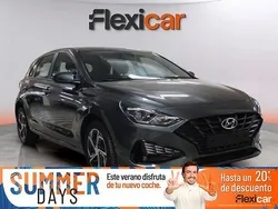 Gris / plata Usado 2022 Hyundai i30 Berlina | 19.490 € (Precio justo)