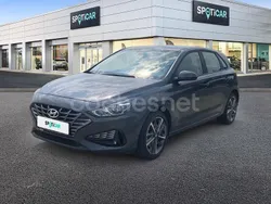 Gris / plata Usado 2024 Hyundai i30 Berlina | 19.990 € (Precio justo)