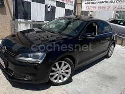 Negro Usado 2013 VW Jetta Advance Berlina | 9950 €
