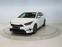 Blanco Usado 2023 Kia Ceed Utilitario | 20.805 € (Un poco caro)