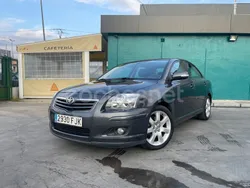 Gris / plata Usado 2006 Toyota Avensis Executive Berlina | 4990 € (Precio justo)