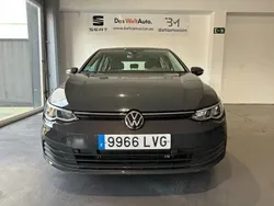 Gris / plata Usado 2022 VW Golf VIII Life Berlina | 16.900 € (Buen precio)