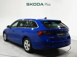 Azul Usado 2022 Skoda Octavia Ambition Familiar | 20.500 € (Un poco caro)
