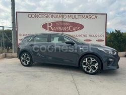 Gris / plata Usado 2023 Kia Ceed Berlina | 16.500 € (Super precio)
