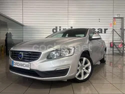 Gris / plata Usado 2015 Volvo S60 Momentum Berlina | 15.490 € (Precio justo)