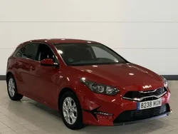 Rojo Usado 2023 Kia Ceed Utilitario | 19.400 € (Un poco caro)
