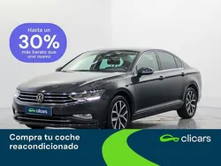 Gris / plata Usado 2021 VW Passat Executive Berlina | 20.990 € (Precio justo)