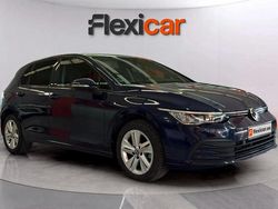 Azul Usado 2021 VW Golf VIII Life Berlina | 16.990 € (Buen precio)