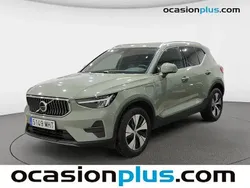 Verde Usado 2023 Volvo XC40 Core SUV | 29.000 € (Super precio)