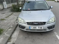 Gris / plata Usado 2006 Ford Focus Trend Berlina | 1500 € (Buen precio)
