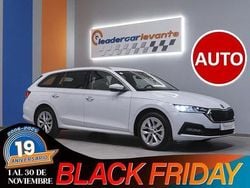 Blanco Usado 2021 Skoda Octavia Ambition Familiar | 17.900 € (Precio justo)