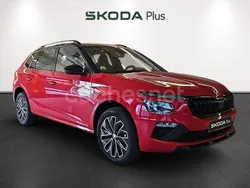 Rojo Nuevo 2024 Skoda Kamiq SUV | 22.990 € (Precio justo)
