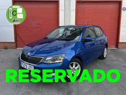 Azul Usado 2017 Skoda Fabia Ambition Berlina | 9900 € (Precio justo)