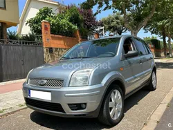 Gris / plata Usado 2005 Ford Fusion Berlina | 4000 € (Precio justo)