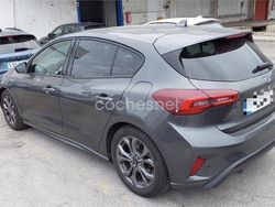 Gris / plata Usado 2023 Ford Focus ST-Line Berlina | 17.000 € (Precio justo)