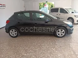 Negro Usado 2012 Peugeot 207 Active Berlina | 6790 € (Precio justo)