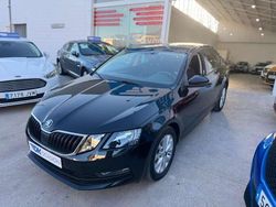 Negro Usado 2021 Skoda Octavia Ambition Utilitario | 15.500 € (Precio justo)