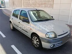 Gris / plata Usado 2002 Renault Clio II Berlina | 600 € (Super precio)