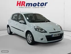 Blanco Usado 2012 Renault Clio IV Dynamique Berlina | 7990 € (Precio justo)