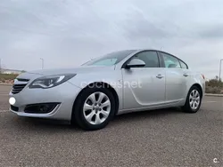 Gris / plata Usado 2015 Opel Insignia Business Berlina | 8990 € (Buen precio)