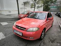 Rojo Usado 2005 Chevrolet Lacetti SX Berlina | 2300 € (Precio justo)
