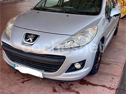 Gris / plata Usado 2012 Peugeot 207 Access Berlina | 3100 € (Buen precio)