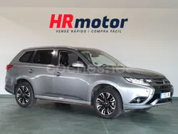 Gris / plata Usado 2017 Mitsubishi Outlander P-HEV SUV | 19.950 € (Precio justo)