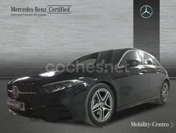 Negro cosmos Usado 2024 Mercedes A200 AMG line Berlina | 34.900 € (Precio justo)