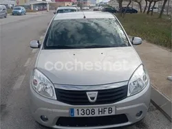 Gris / plata Usado 2011 Dacia Sandero Lauréate Utilitario | 4900 € (Un poco caro)