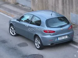 Azul Usado 2004 Alfa Romeo 147 Impression Utilitario | 1700 €