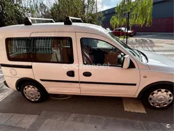 Blanco Usado 2011 Opel Combo Essentia Monovolumen | 3300 €